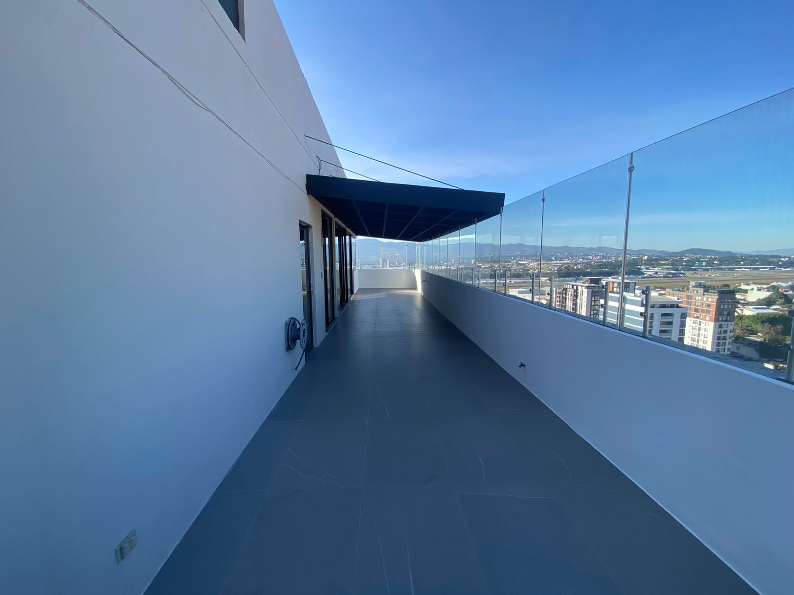 EDIFICIO PREMIERE LAS AMÉRICAS, ZONA 14.